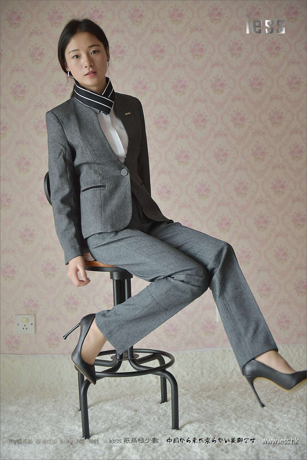 图片[23]-[IESS异思趣向] 2017.05.05 丝足便当114：《小六的长裤短丝》小六 在线浏览 – 速更版-美库