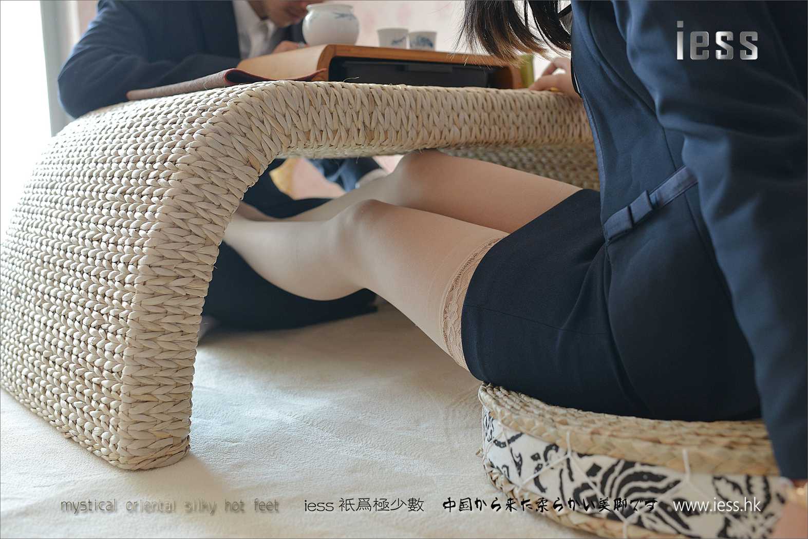 图片[3]-[IESS异思趣向] 2017.05.04 丝足便当113：《我的学姐叫荡漾-前传》馨月 在线浏览 – 速更版-美库