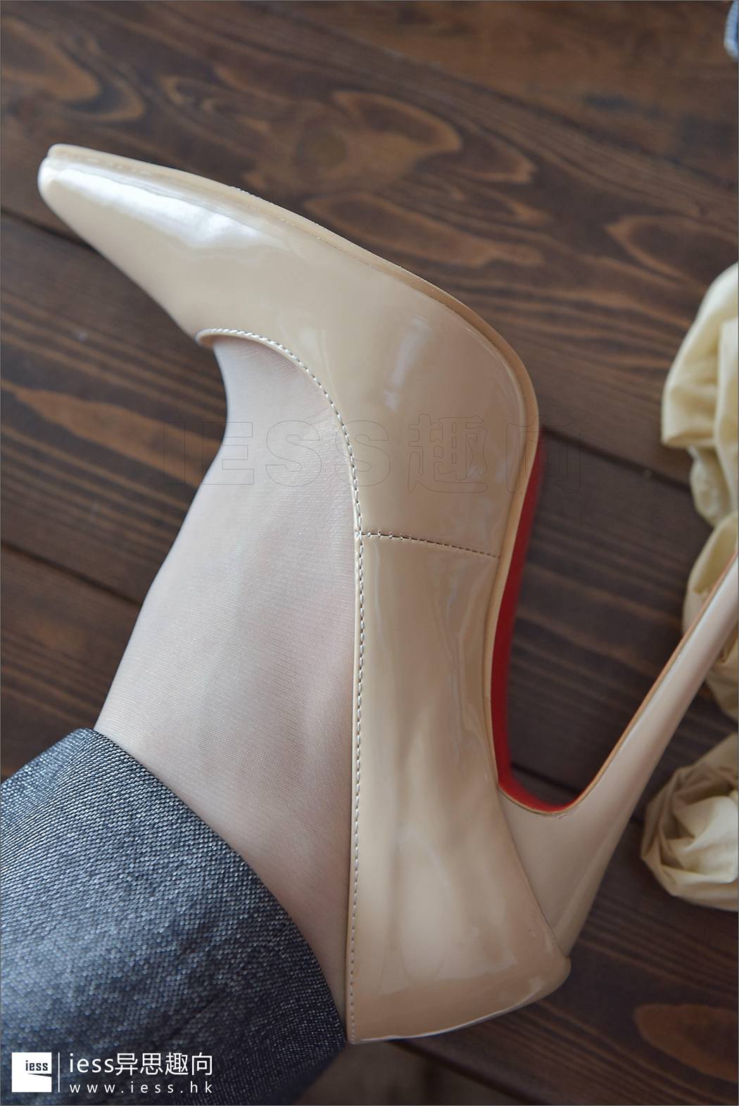 图片[22]-[IESS异思趣向] 2017.07.27 丝足便当125：《制服、丝袜和赵老师》赵老师 在线浏览 – 速更版-美库