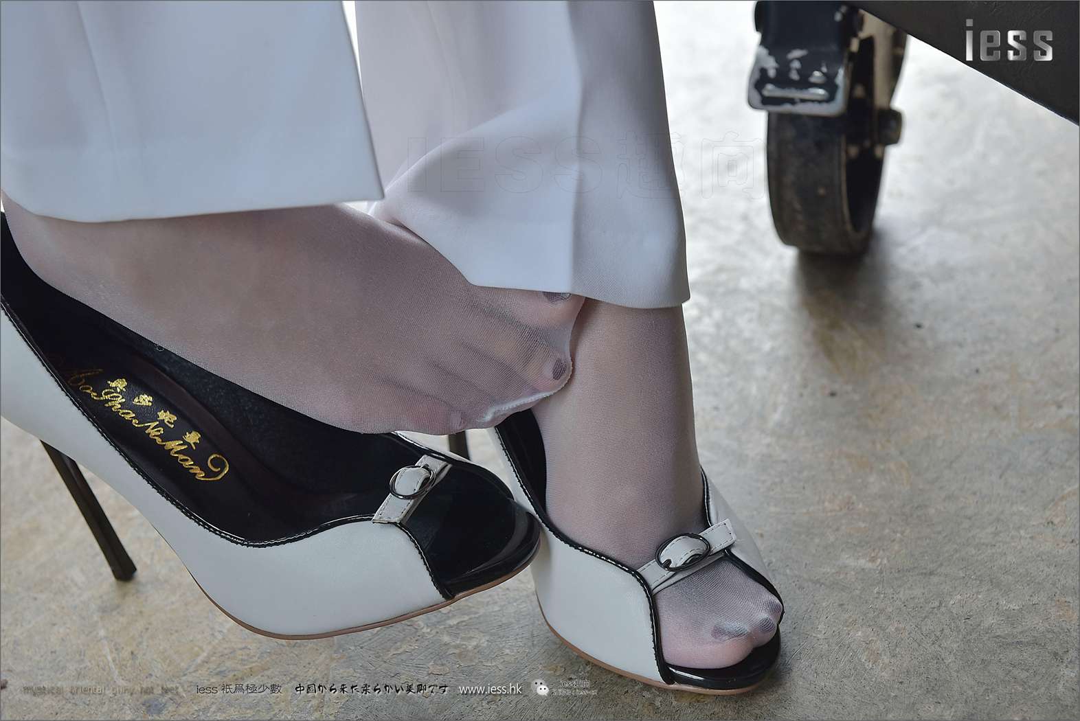 图片[28]-[IESS异思趣向] 2017.07.20 丝足便当123：《我的思绪一片空白》宛平 在线浏览 – 速更版-美库