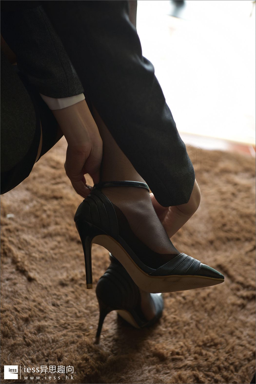 图片[40]-[IESS异思趣向] 2017.08.11 丝足便当132：《不闷骚不成精》公子 在线浏览 – 速更版-美库