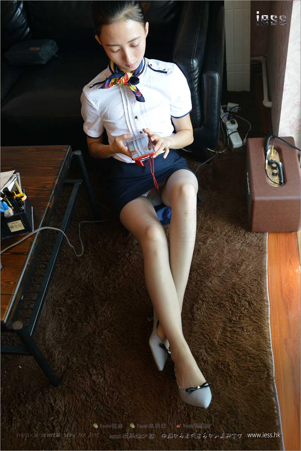 图片[89]-[IESS异思趣向] 2017.08.17 丝足便当135：《穿平底鞋的灰丝OL》新模momo 在线浏览 – 速更版-美库