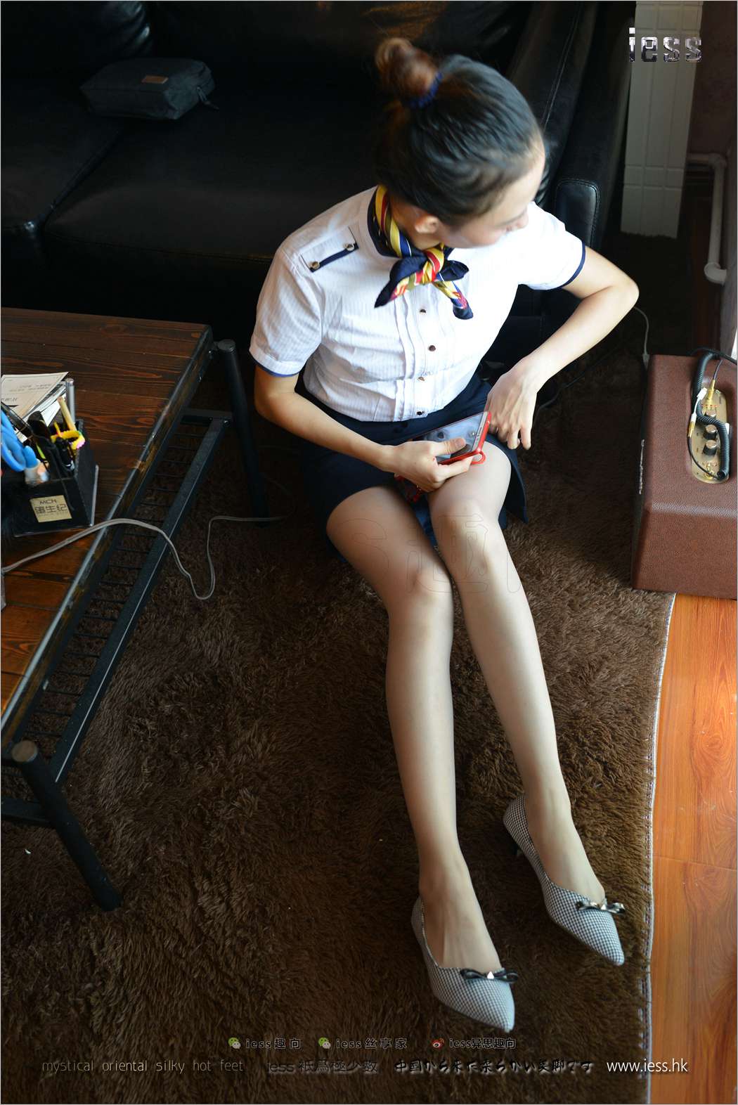 图片[83]-[IESS异思趣向] 2017.08.17 丝足便当135：《穿平底鞋的灰丝OL》新模momo 在线浏览 – 速更版-美库