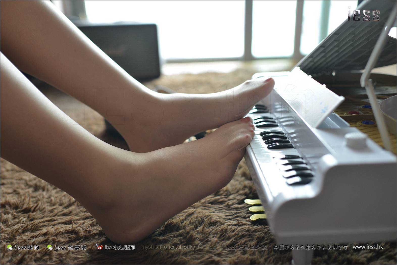 图片[69]-[IESS异思趣向] 2017.08.21 丝足便当138：《脚尖下的钢琴鸣奏曲》人妻芳芳 在线浏览 – 速更版-美库