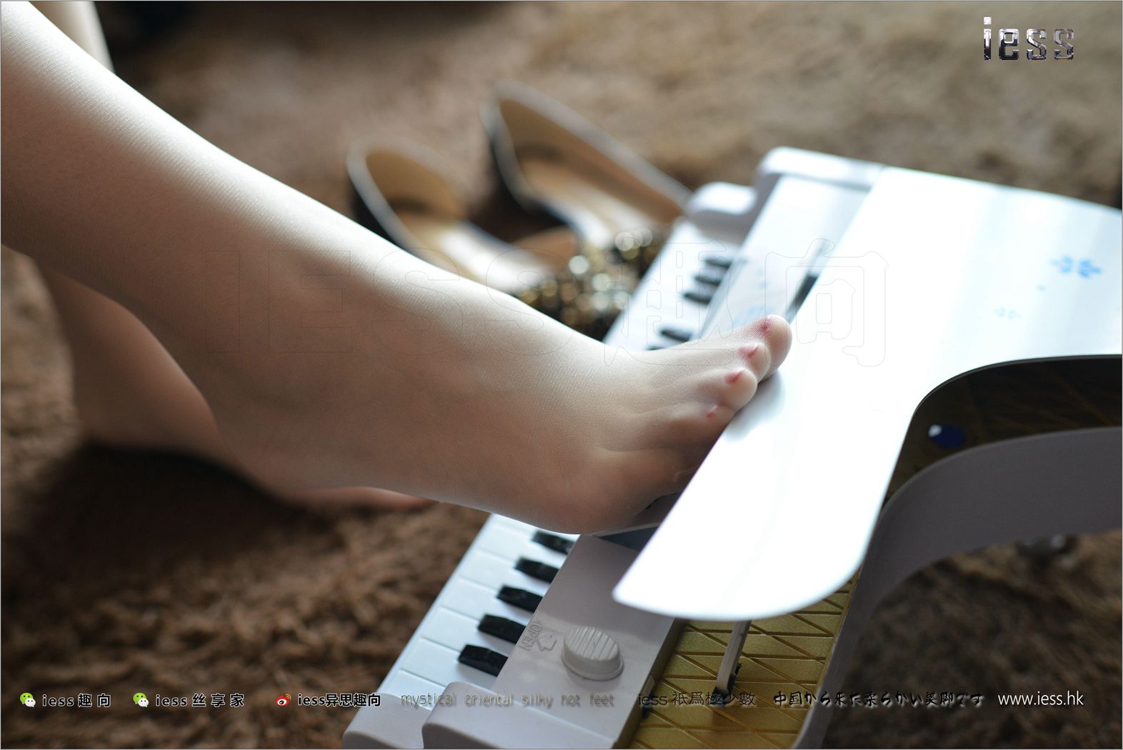 图片[49]-[IESS异思趣向] 2017.08.21 丝足便当138：《脚尖下的钢琴鸣奏曲》人妻芳芳 在线浏览 – 速更版-美库