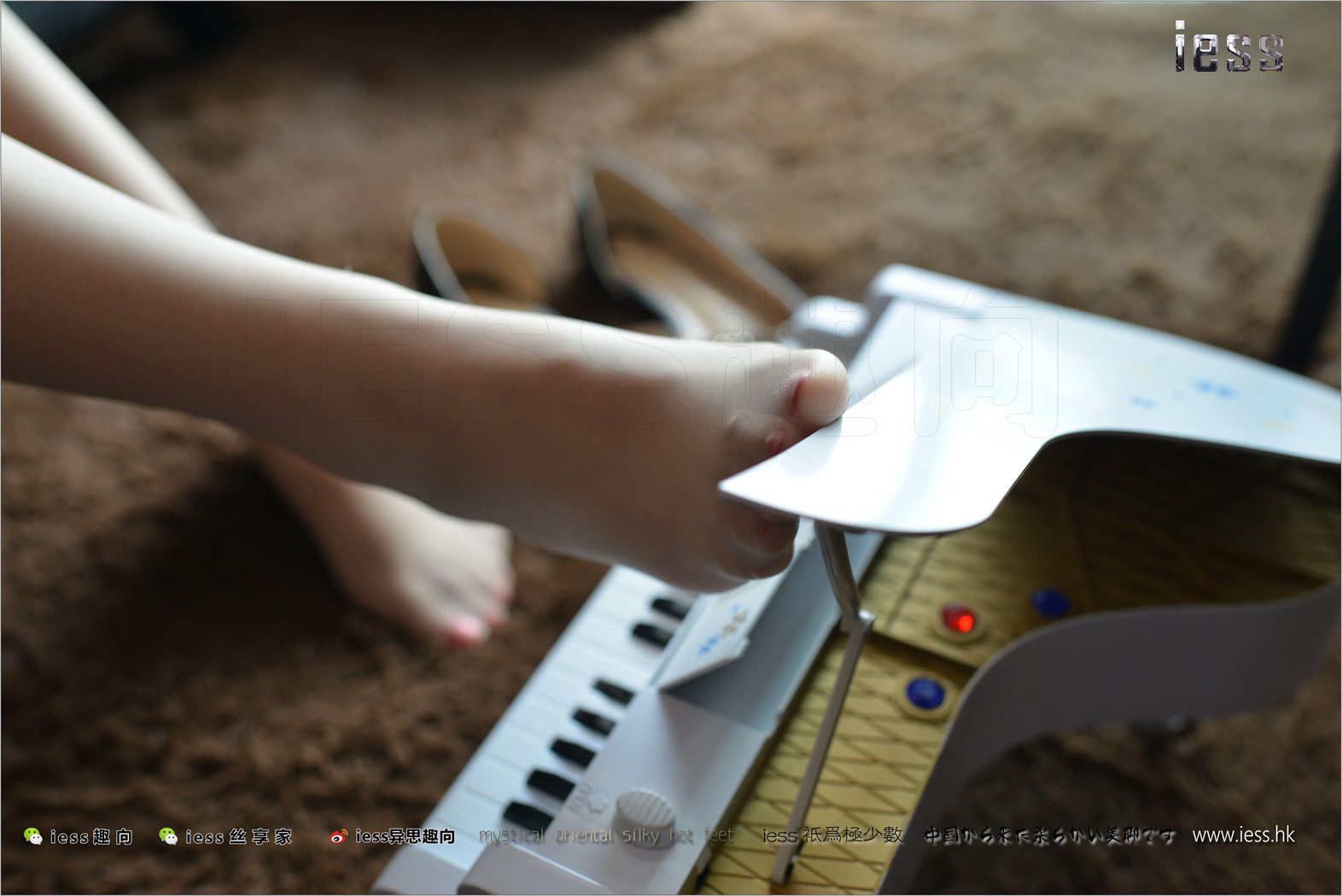 图片[67]-[IESS异思趣向] 2017.08.21 丝足便当138：《脚尖下的钢琴鸣奏曲》人妻芳芳 在线浏览 – 速更版-美库