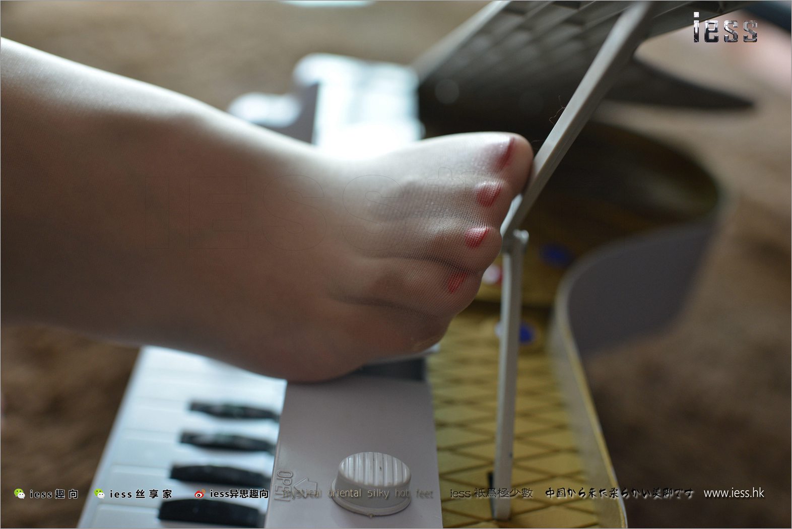 图片[91]-[IESS异思趣向] 2017.08.21 丝足便当138：《脚尖下的钢琴鸣奏曲》人妻芳芳 在线浏览 – 速更版-美库