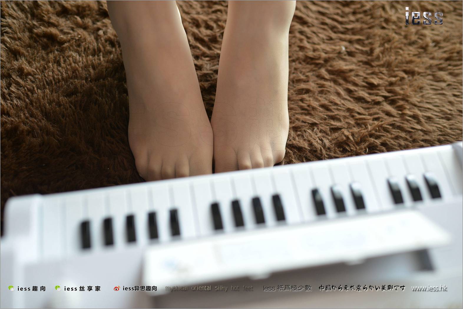 图片[59]-[IESS异思趣向] 2017.08.21 丝足便当138：《脚尖下的钢琴鸣奏曲》人妻芳芳 在线浏览 – 速更版-美库