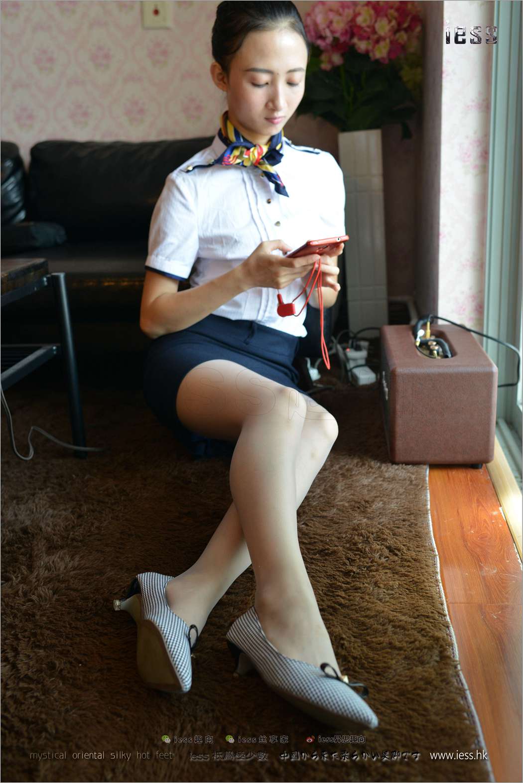 图片[23]-[IESS异思趣向] 2017.08.17 丝足便当135：《穿平底鞋的灰丝OL》新模momo 在线浏览 – 速更版-美库