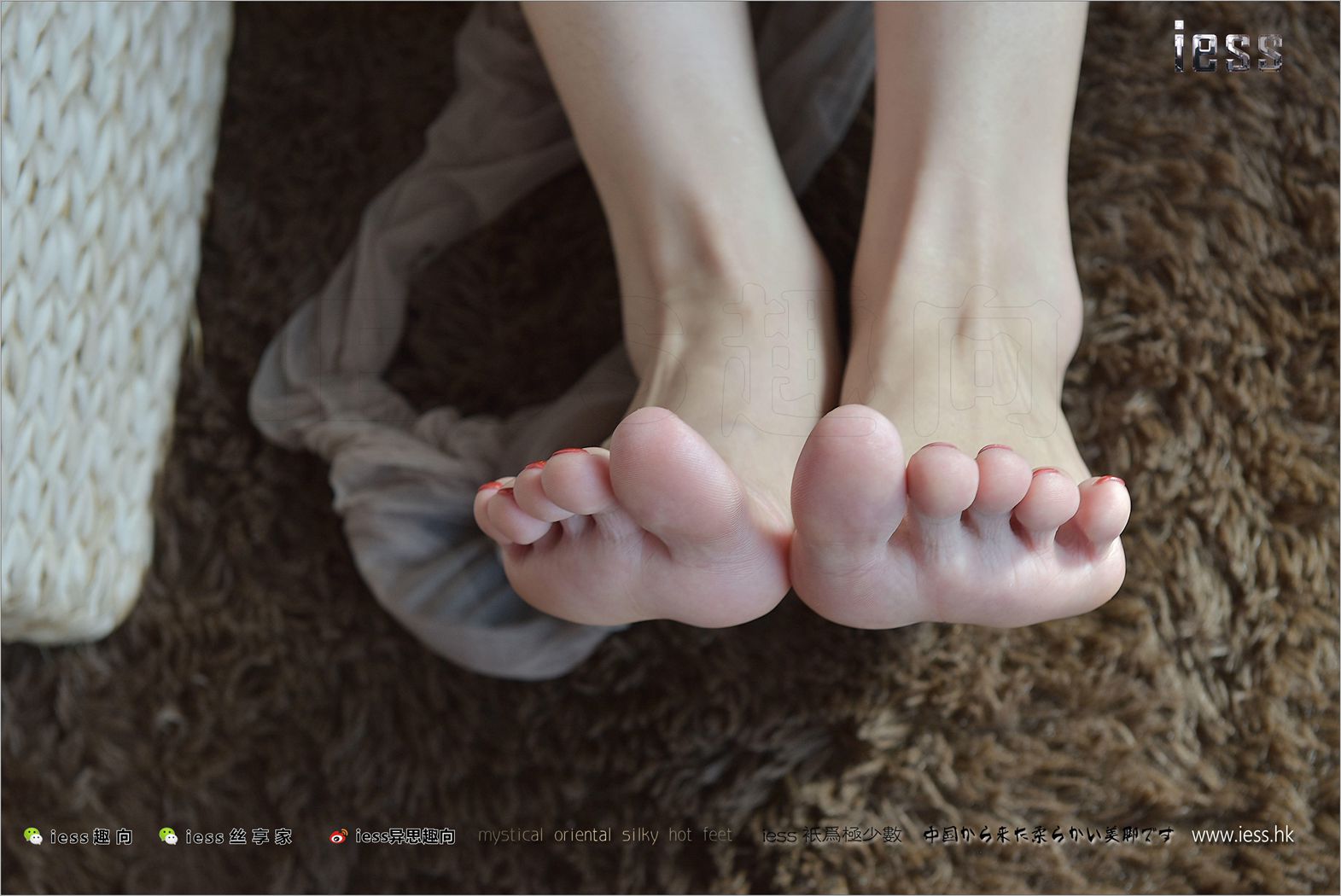 图片[10]-[IESS异思趣向] 2017.08.27 丝足便当146：《裸足白凉拖》珊珊 在线浏览 – 速更版-美库