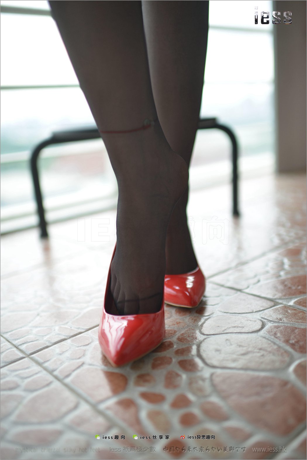 图片[15]-[IESS异思趣向] 2017.09.03 丝足便当147：《红高、黑丝和红套裙》妃妃 在线浏览 – 速更版-美库