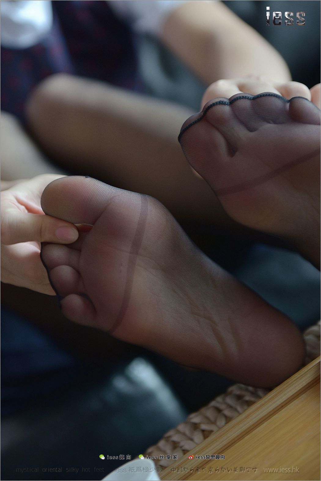 图片[17]-[IESS异思趣向] 2017.09.23 丝足便当156：《老司机的黑丝秀足》珊珊 在线浏览 – 速更版-美库