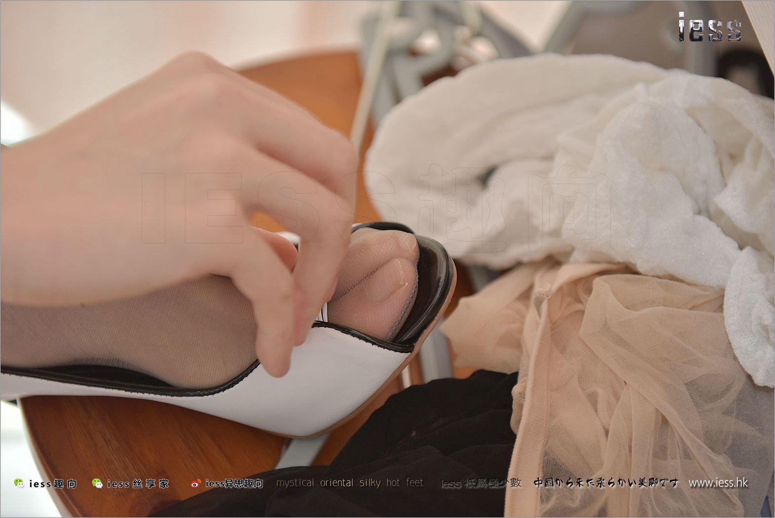 图片[37]-[IESS异思趣向] 2017.10.09 丝足便当158：《大大的心事》赵老师 在线浏览 – 速更版-美库