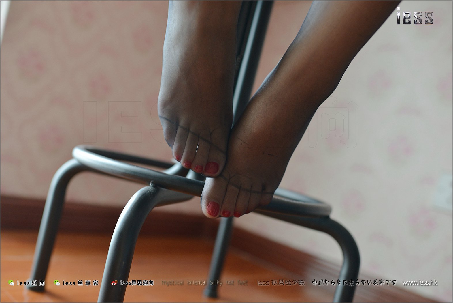 图片[87]-[IESS异思趣向] 2017.10.17 丝足便当162：《人妻的黑丝脚》芳芳 在线浏览 – 速更版-美库