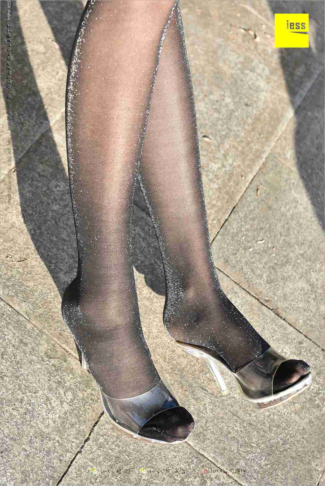 图片[28]-[IESS异思趣向] 2018.03.19 丝足便当208：《高妞的双丝展示》丝源 在线浏览 – 速更版-美库