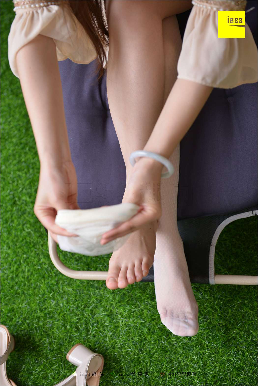 图片[43]-[IESS异思趣向] 2018.05.07 丝足便当227：《小捷的经典复古纯白尼龙丝》小捷 在线浏览 – 速更版-美库