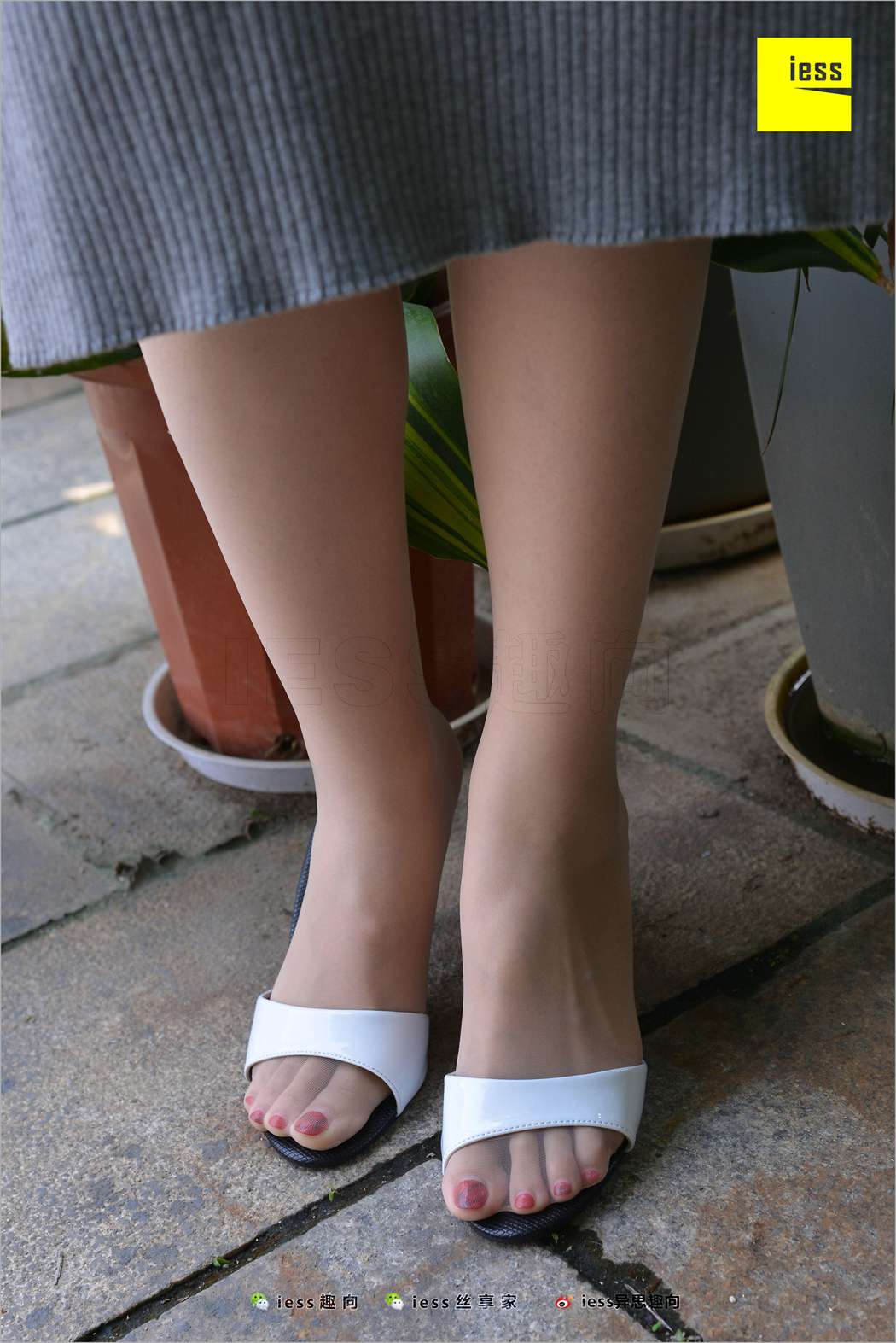 图片[41]-[IESS异思趣向] 2018.07.08 丝足便当250：《少妇芳芳的满足赏》芳芳 在线浏览 – 速更版-美库