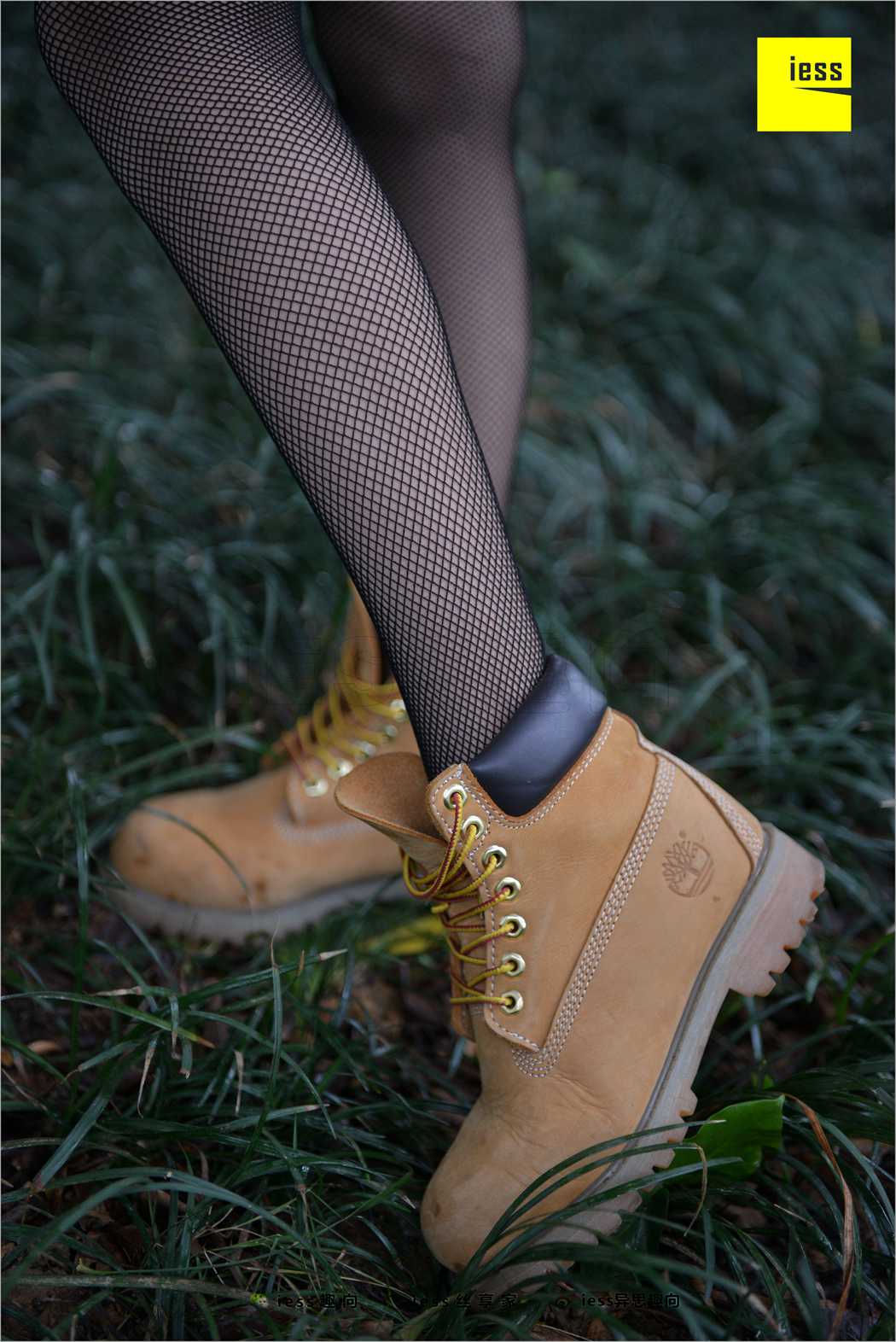 图片[43]-[IESS异思趣向] 2018.05.21 丝足便当233：《误入歧途的网眼袜》潇潇 在线浏览 – 速更版-美库