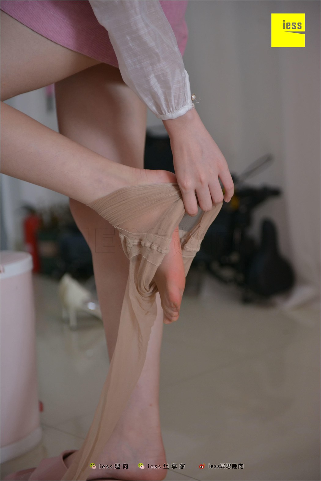 图片[21]-[IESS异思趣向] 2018.05.31 丝足便当238：《贤惠的妻子②》姗姗 在线浏览 – 速更版-美库