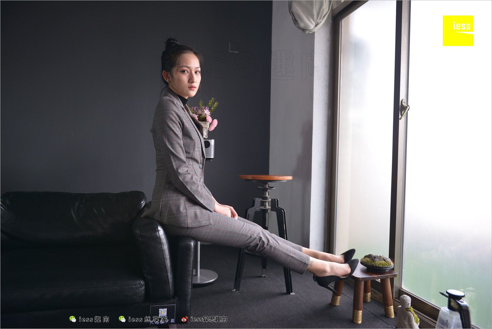 图片[6]-[IESS异思趣向] 2018.06.20 丝足便当241：《短网袜、长裤与职场》潇潇 在线浏览 – 速更版-美库