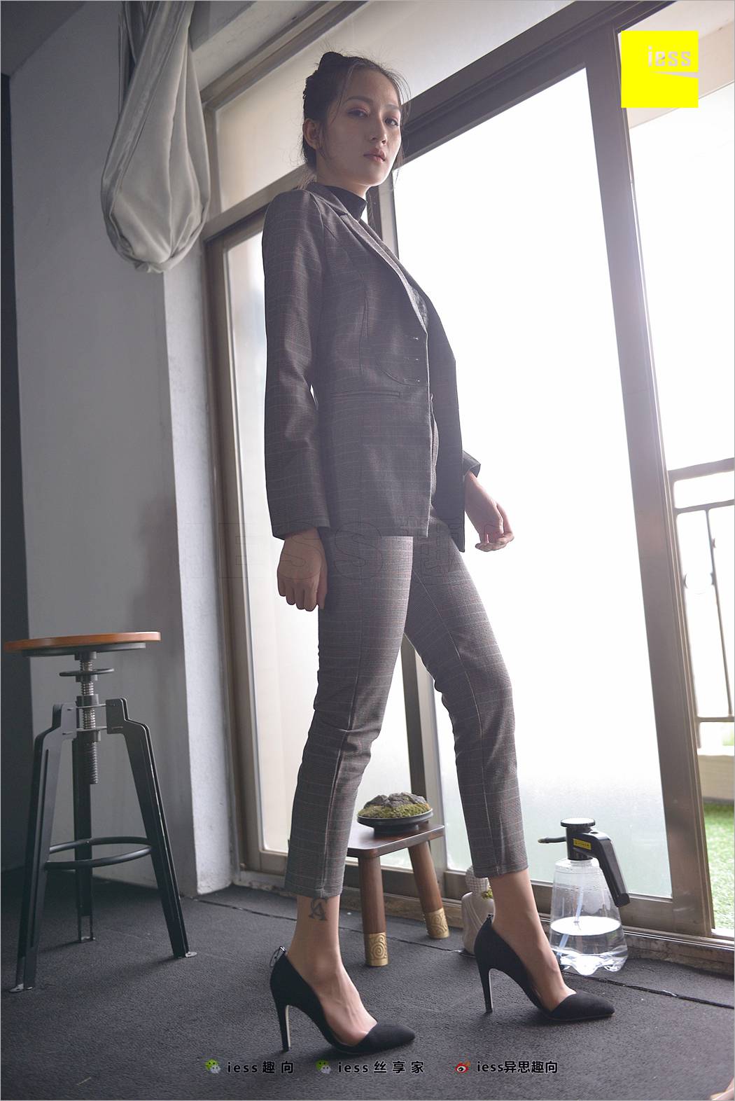 图片[59]-[IESS异思趣向] 2018.06.20 丝足便当241：《短网袜、长裤与职场》潇潇 在线浏览 – 速更版-美库