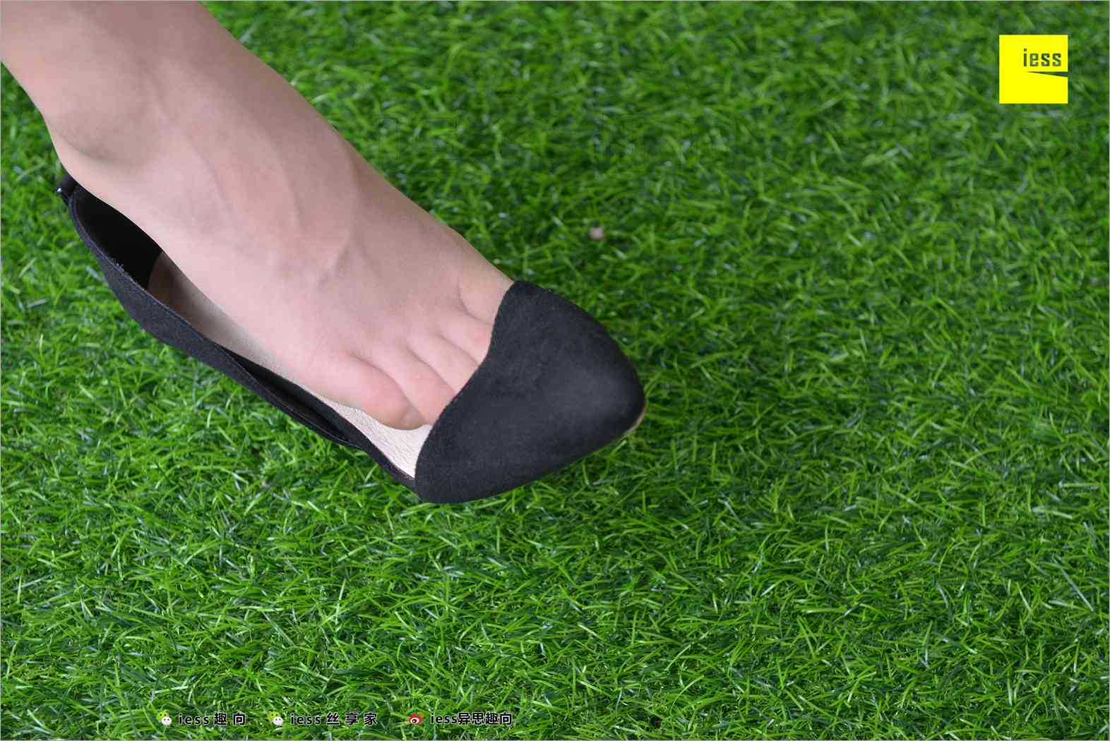 图片[49]-[IESS异思趣向] 2018.06.20 丝足便当241：《短网袜、长裤与职场》潇潇 在线浏览 – 速更版-美库