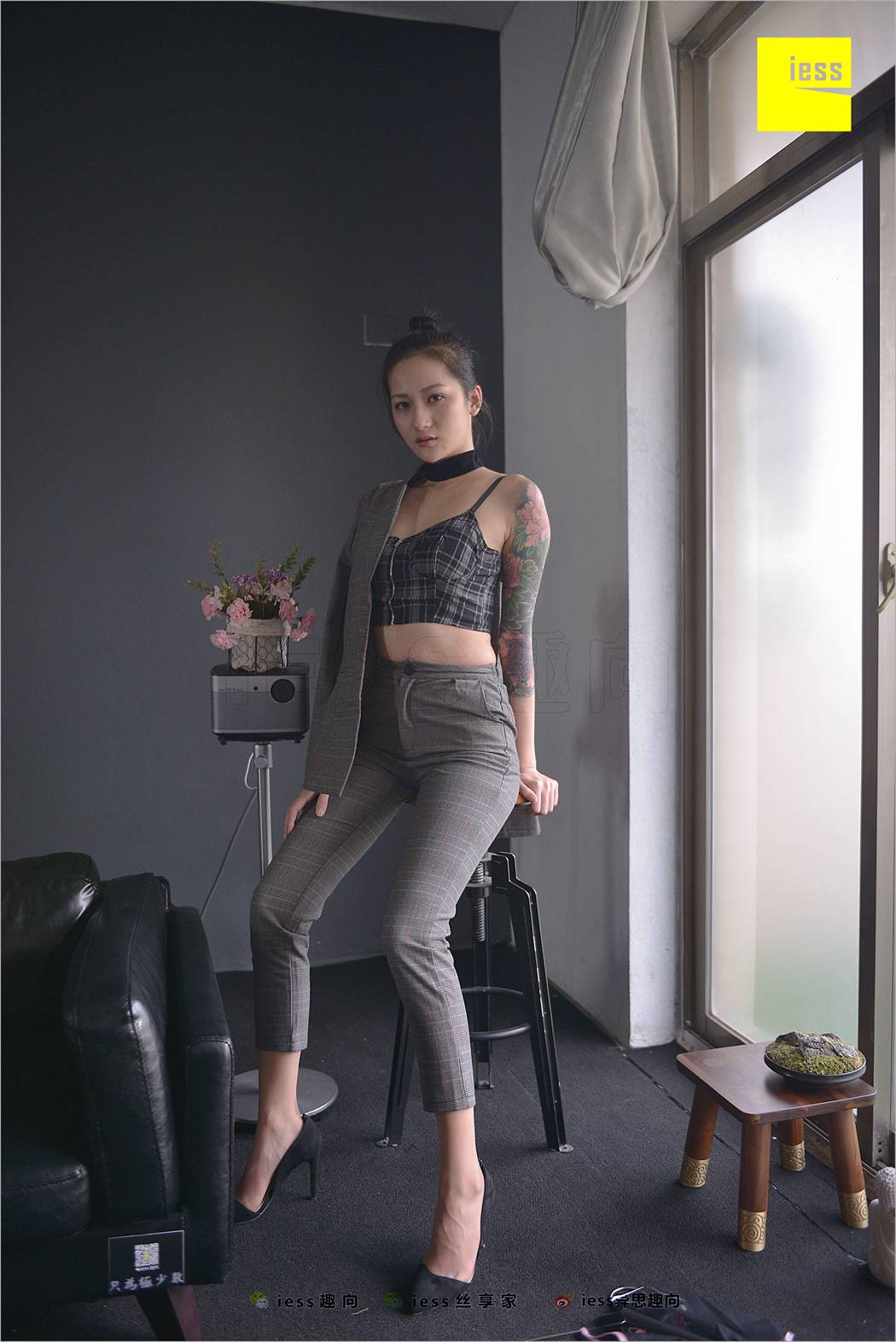 图片[43]-[IESS异思趣向] 2018.06.20 丝足便当241：《短网袜、长裤与职场》潇潇 在线浏览 – 速更版-美库