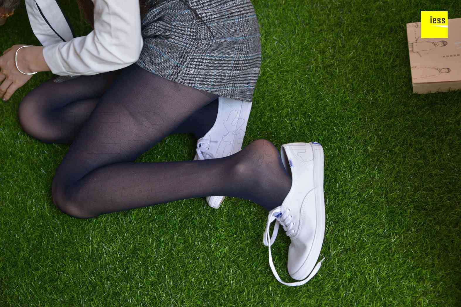 图片[98]-[IESS异思趣向] 2018.02.07《魔鬼周三》特刊05期：佳爷的宝蓝色厚丝 在线浏览 – 速更版-美库