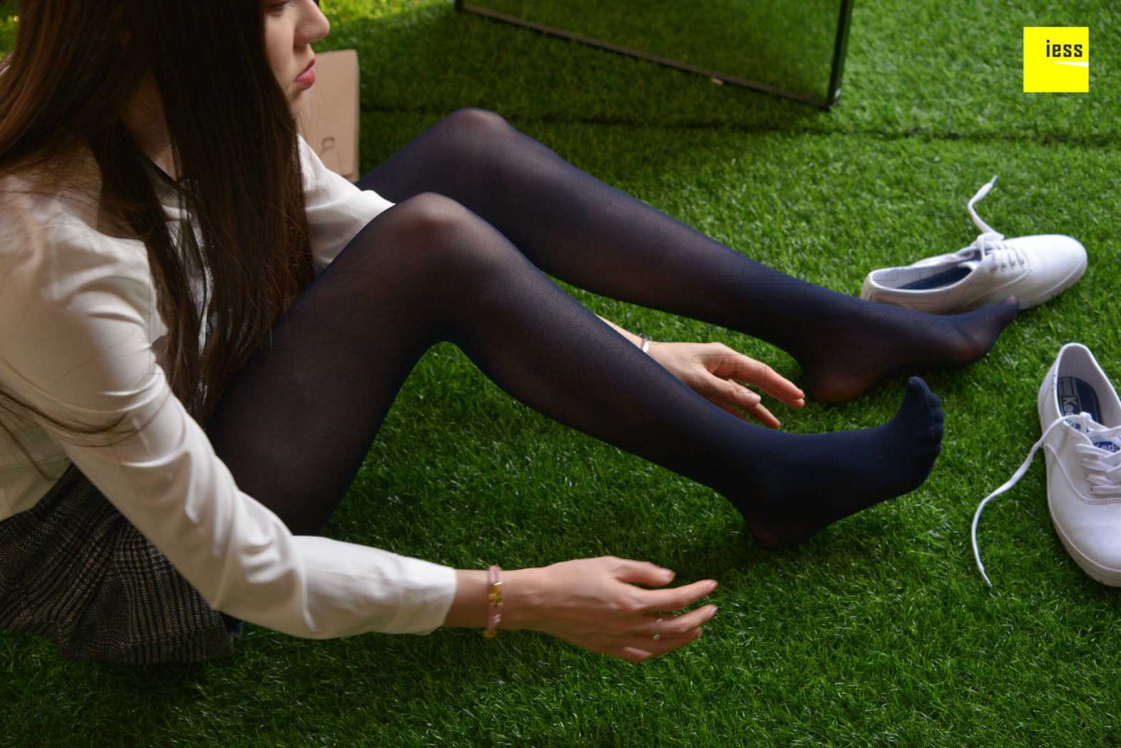 图片[52]-[IESS异思趣向] 2018.02.07《魔鬼周三》特刊05期：佳爷的宝蓝色厚丝 在线浏览 – 速更版-美库