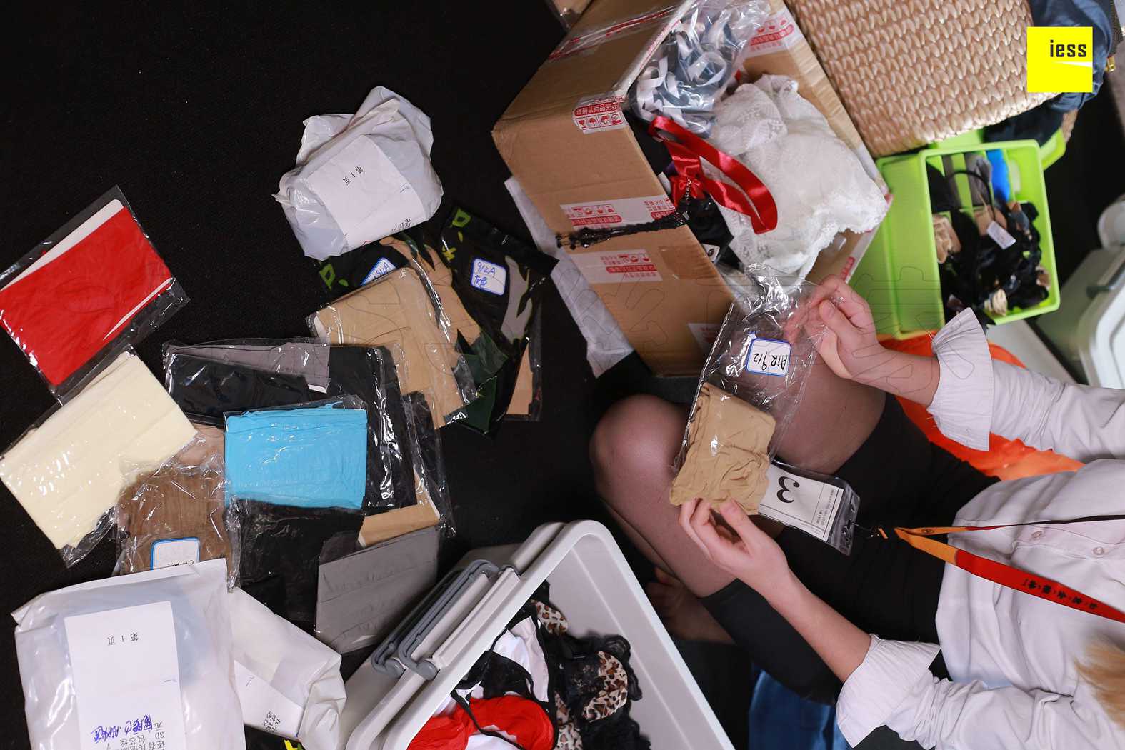 图片[58]-[IESS异思趣向] 2018.01.17 丝享家【魔鬼周三】特刊02期：《女中介的卖房之路》姗姗 在线浏览 – 速更版-美库