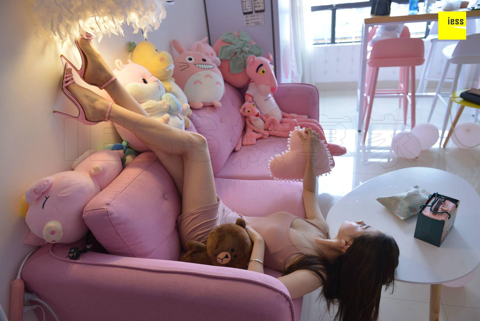 图片[16]-[IESS异思趣向] 2018.05.09《魔鬼周三》特刊17期：粉红仲夏梦 在线浏览 – 速更版-美库