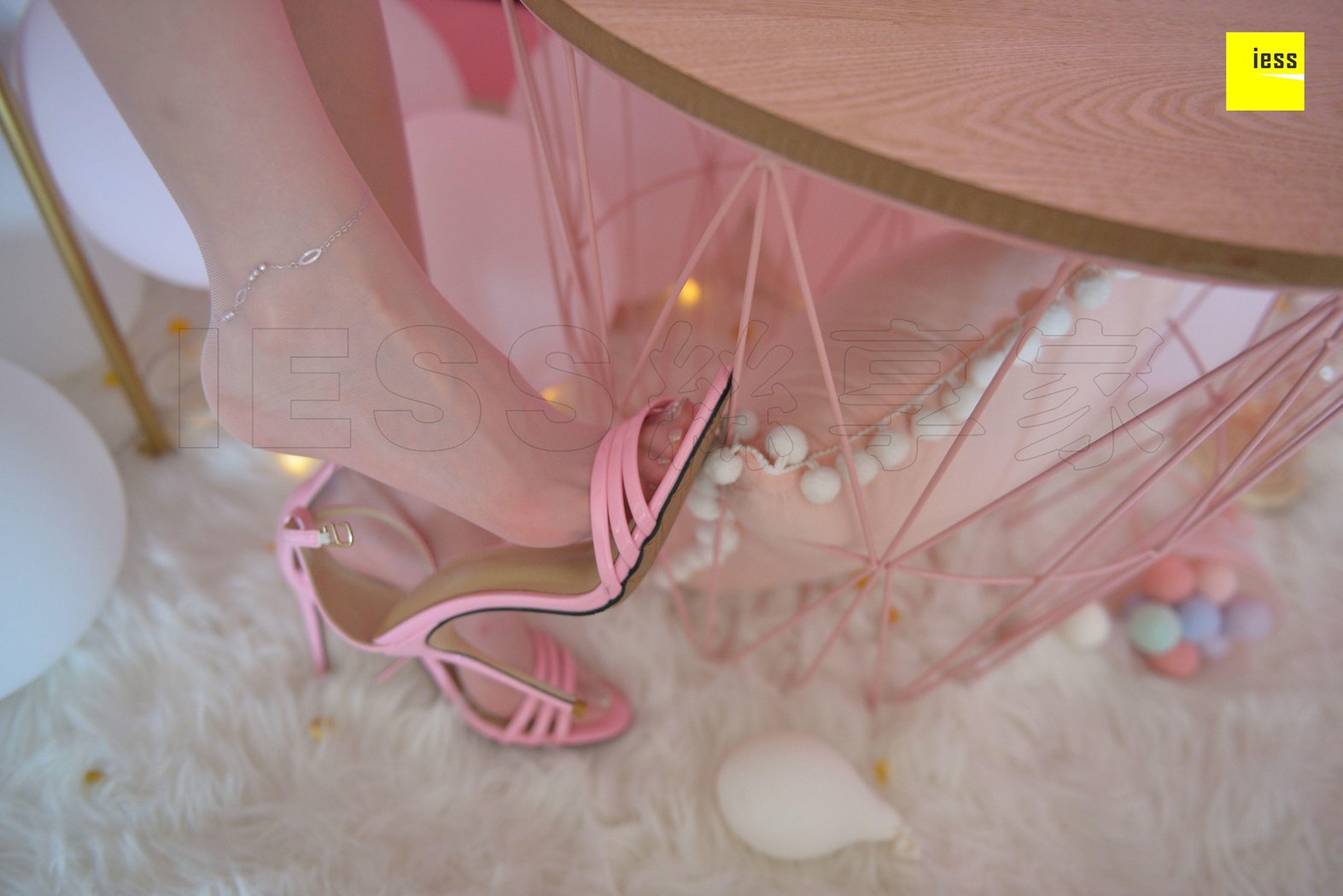 图片[18]-[IESS异思趣向] 2018.05.16《魔鬼周三》特刊18期：粉红仲夏梦 II 在线浏览 – 速更版-美库