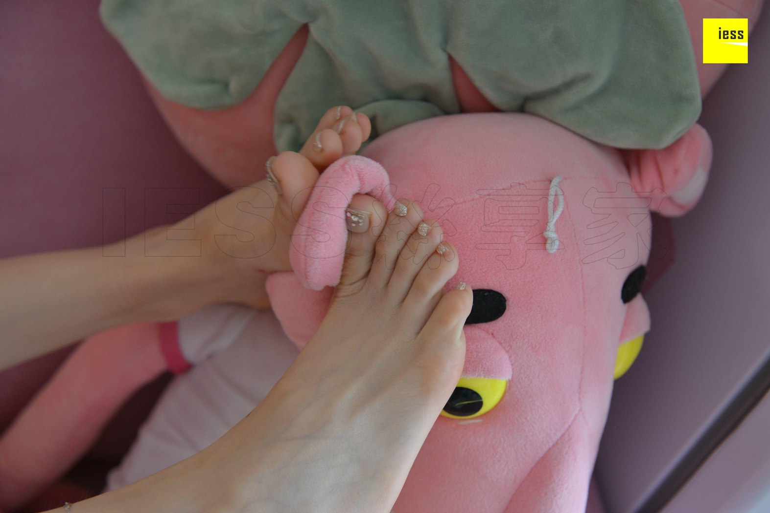 图片[6]-[IESS异思趣向] 2018.05.09《魔鬼周三》特刊17期：粉红仲夏梦 在线浏览 – 速更版-美库