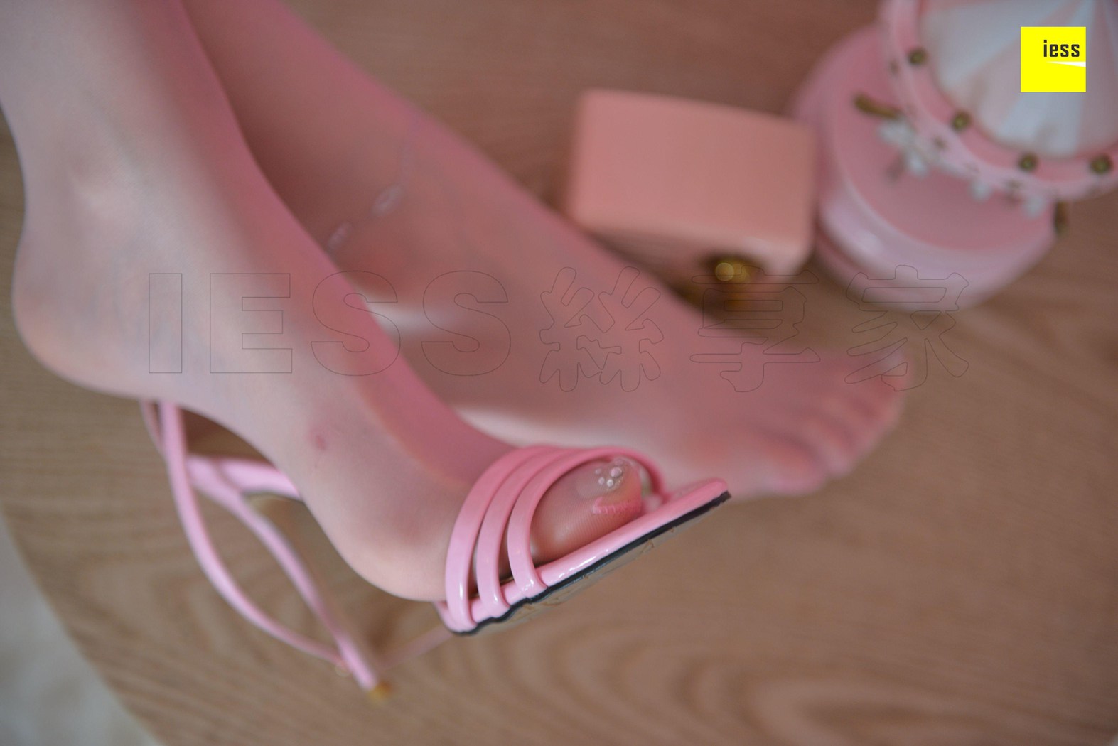 图片[36]-[IESS异思趣向] 2018.05.16《魔鬼周三》特刊18期：粉红仲夏梦 II 在线浏览 – 速更版-美库