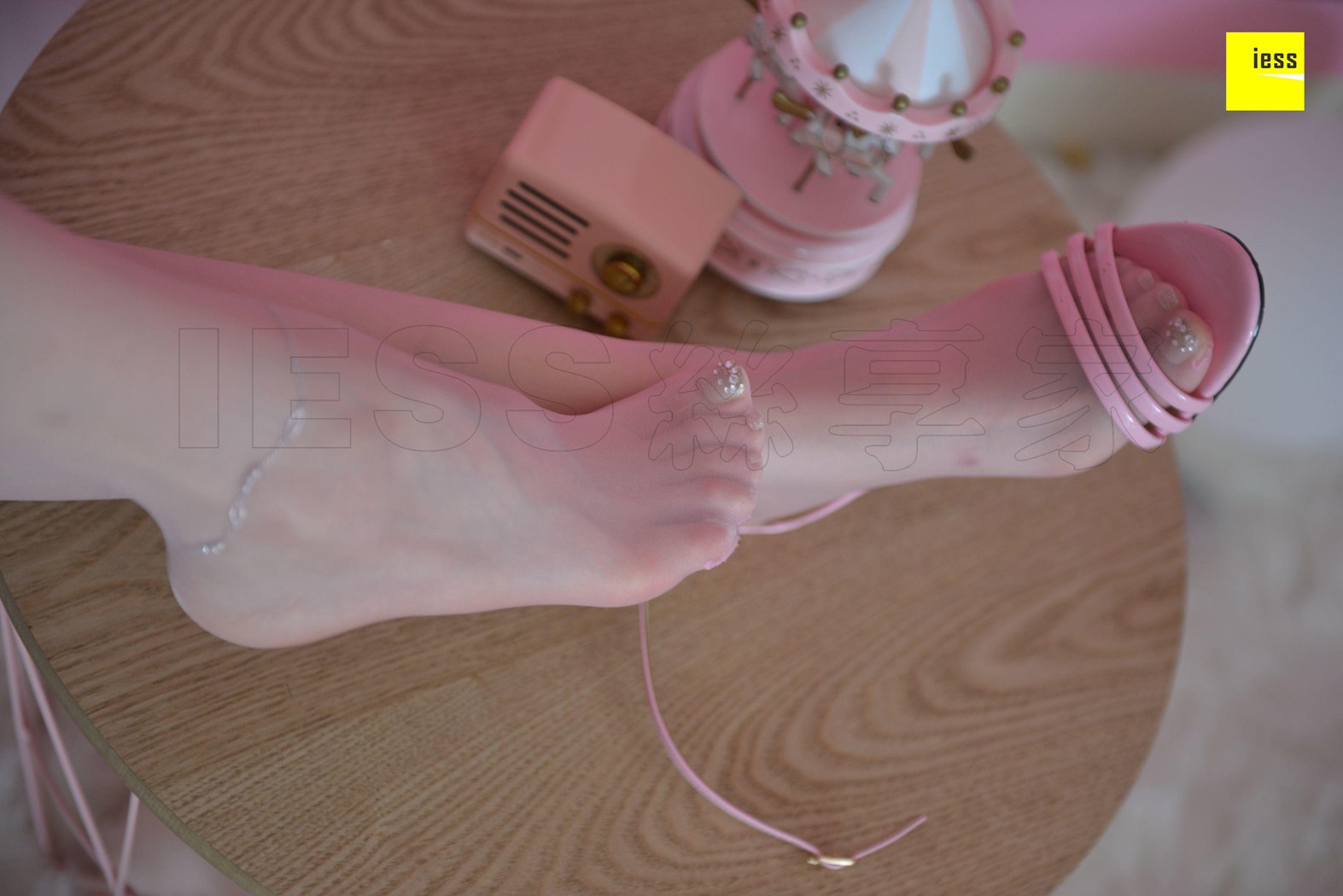 图片[42]-[IESS异思趣向] 2018.05.16《魔鬼周三》特刊18期：粉红仲夏梦 II 在线浏览 – 速更版-美库