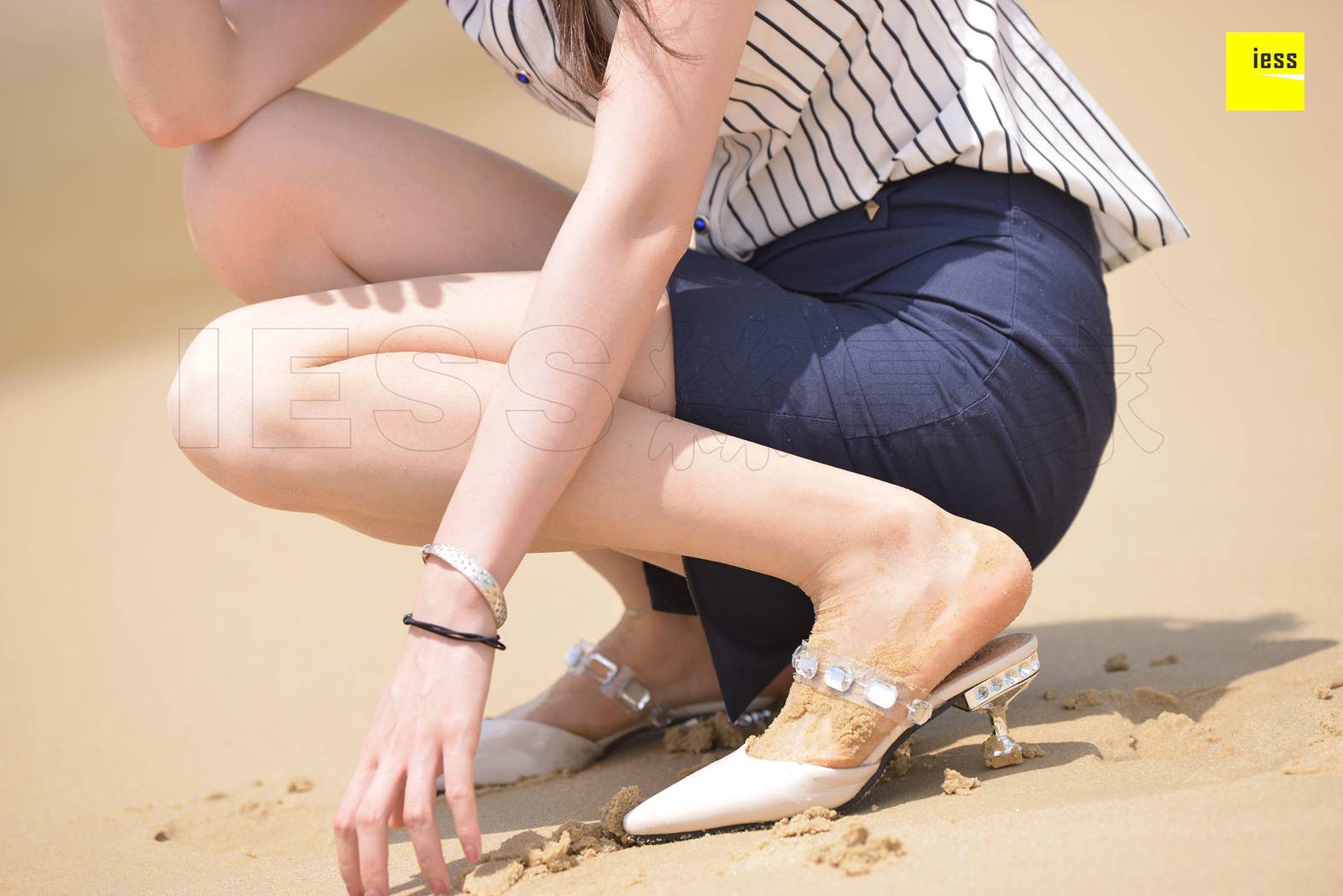 图片[16]-[IESS异思趣向] 2018.07.18《魔鬼周三》特刊27期：佳佳 沙滩制服·丝享家Ⅱ 在线浏览 – 速更版-美库