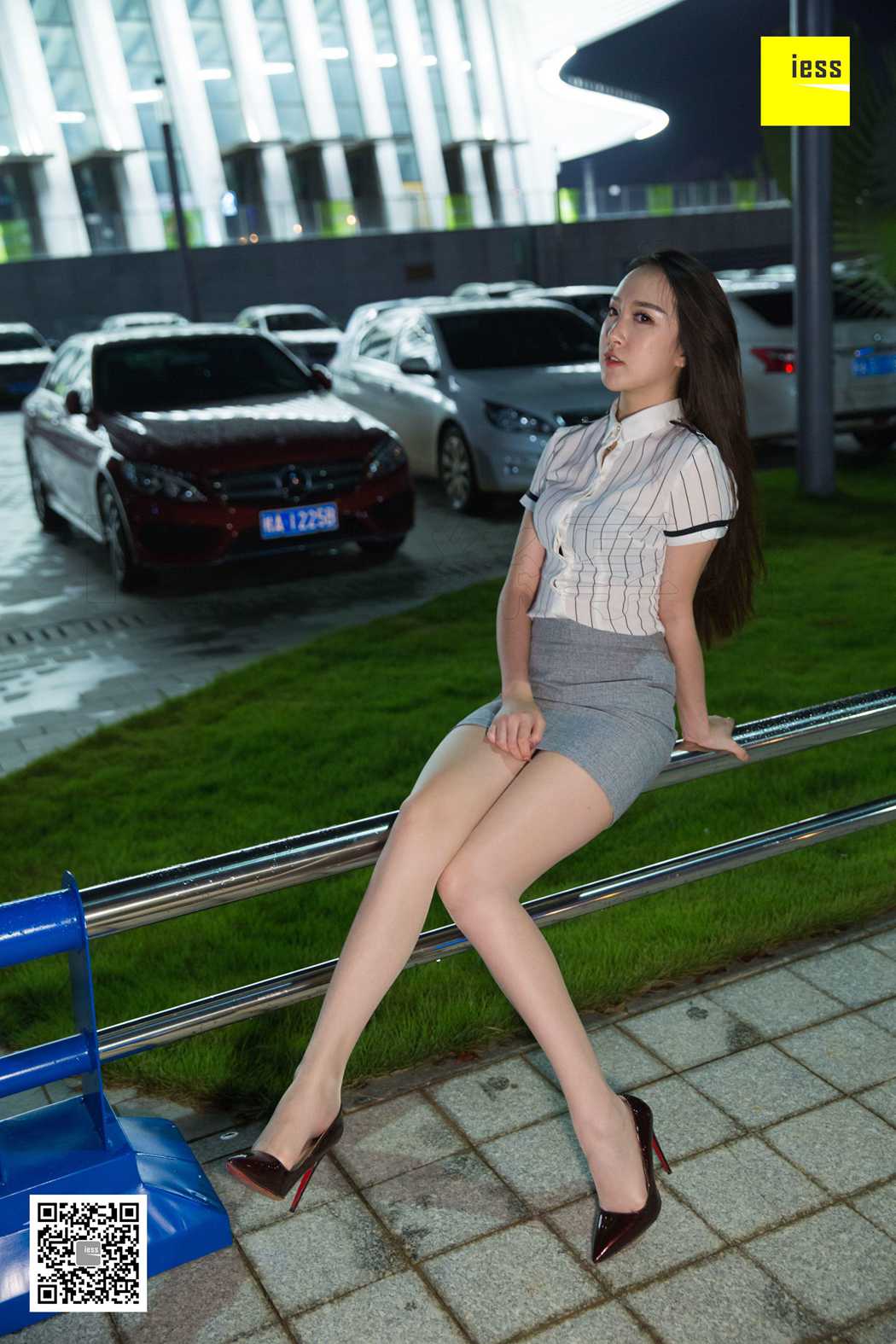 图片[42]-[IESS异思趣向]【魔鬼周三】特刊29期：路灯下的制服 云云 在线浏览 – 速更版-美库