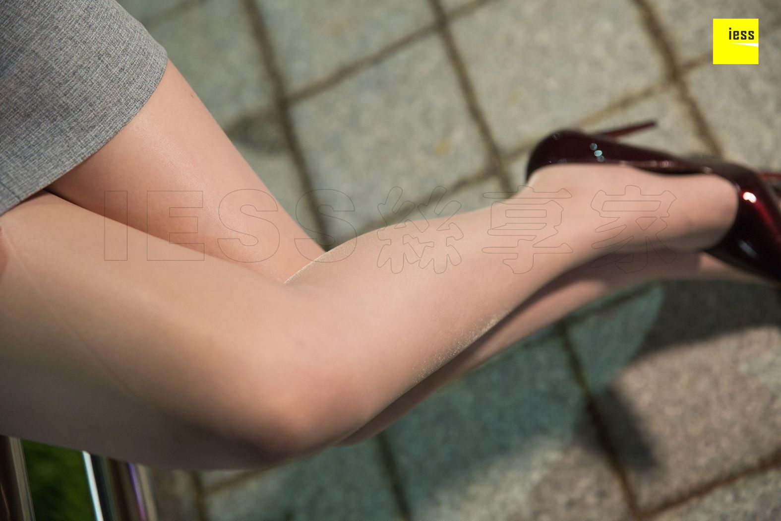 图片[49]-[IESS异思趣向]【魔鬼周三】特刊29期：路灯下的制服 云云 在线浏览 – 速更版-美库