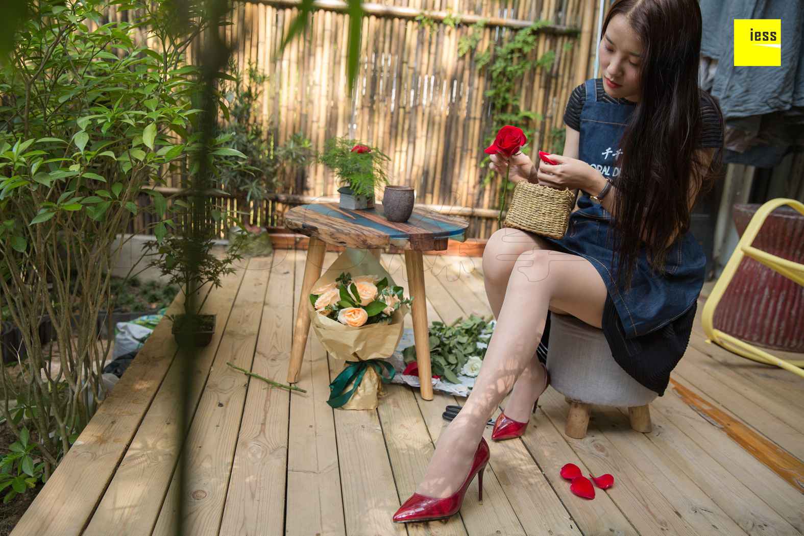 图片[25]-[IESS异思趣向]【魔鬼周三】特刊30期 – 花艺师 婉萍 在线浏览 – 速更版-美库