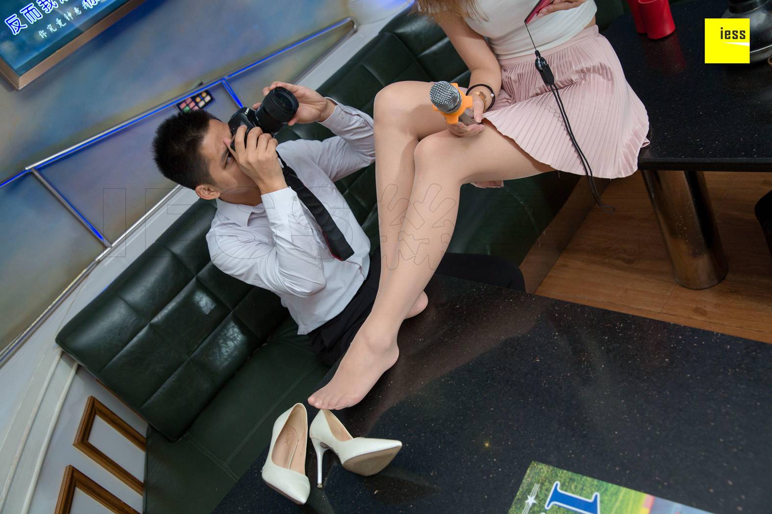 图片[8]-[IESS异思趣向]【魔鬼周三】特刊31期 – 摄影师约我去KTV 在线浏览 – 速更版-美库