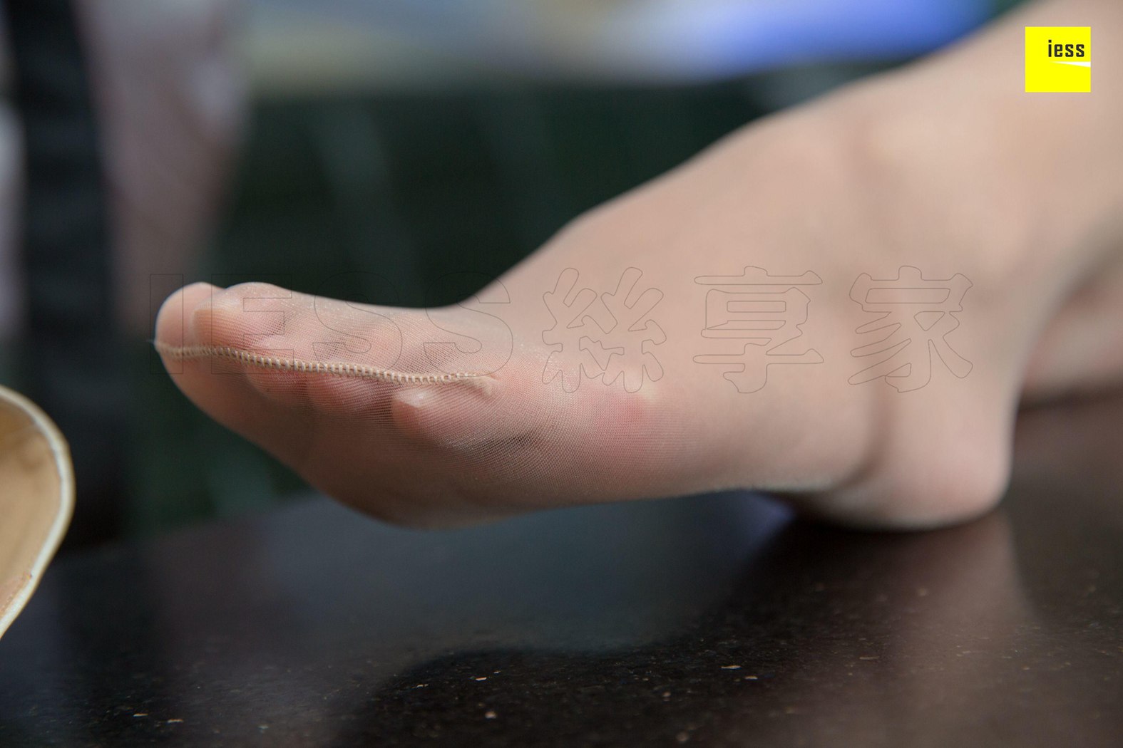 图片[79]-[IESS异思趣向]【魔鬼周三】特刊31期 – 摄影师约我去KTV 在线浏览 – 速更版-美库