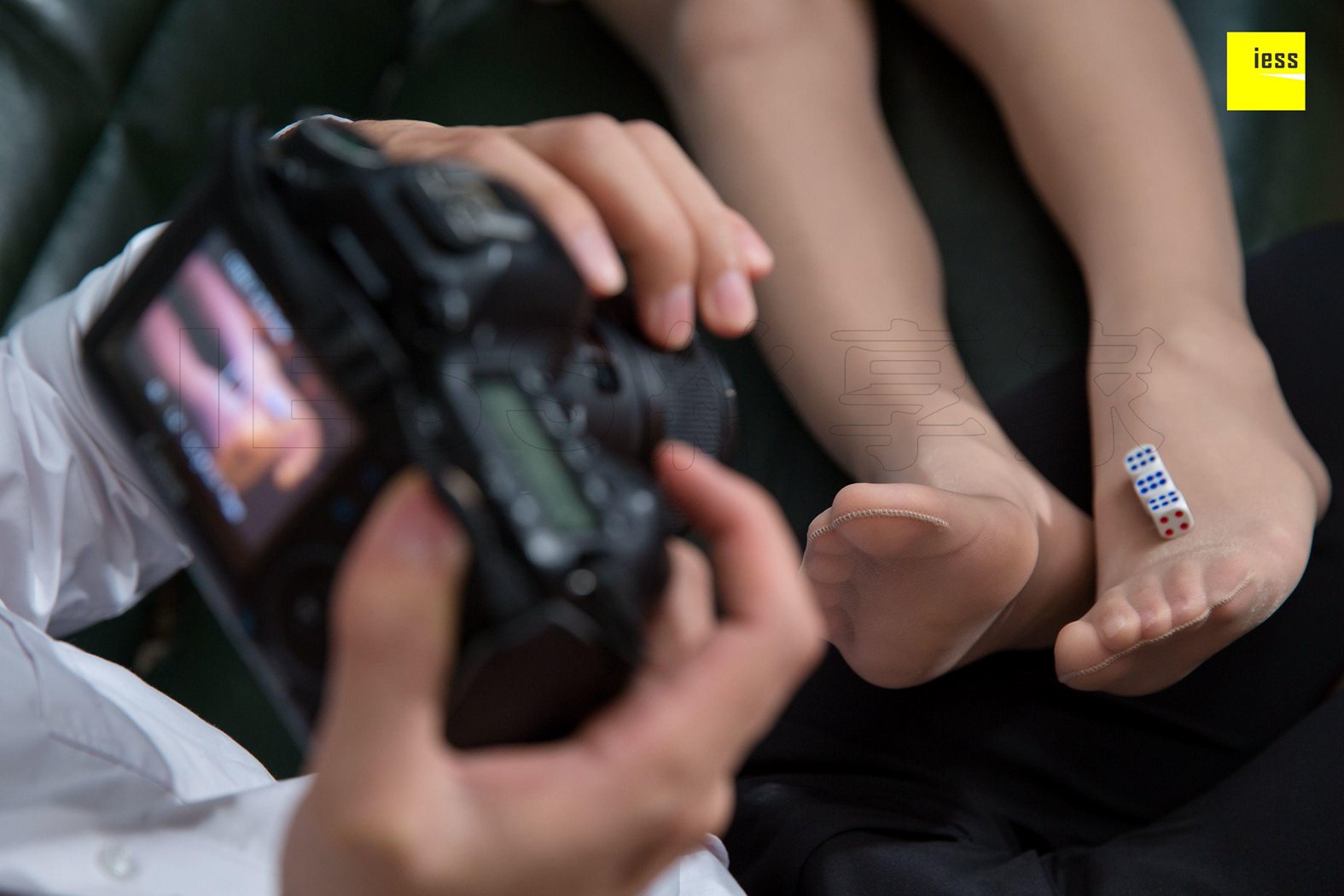 图片[37]-[IESS异思趣向]【魔鬼周三】特刊31期 – 摄影师约我去KTV 在线浏览 – 速更版-美库