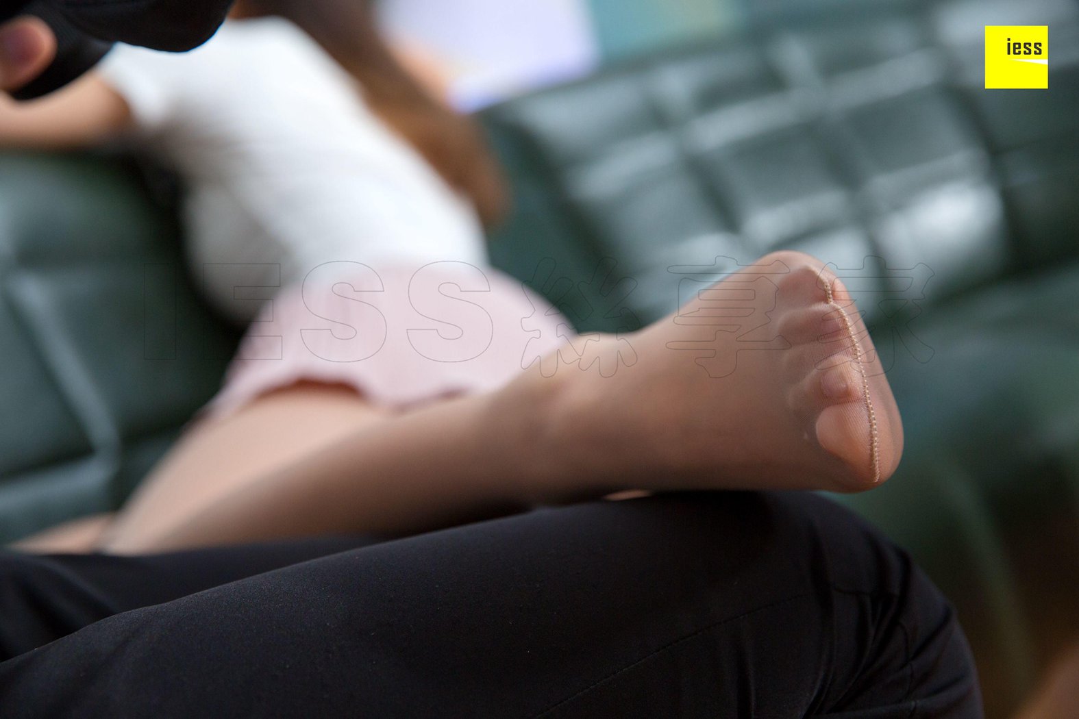 图片[26]-[IESS异思趣向]【魔鬼周三】特刊31期 – 摄影师约我去KTV 在线浏览 – 速更版-美库