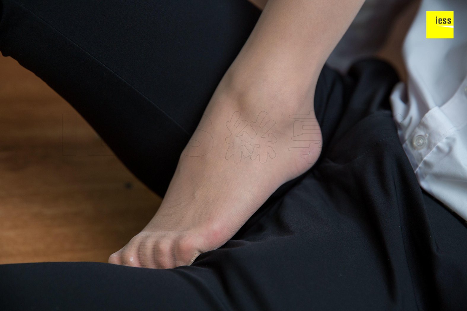 图片[24]-[IESS异思趣向] 2018.08.29《魔鬼周三》特刊32期：秋秋 摄影师约我去KTVⅡ 在线浏览 – 速更版-美库