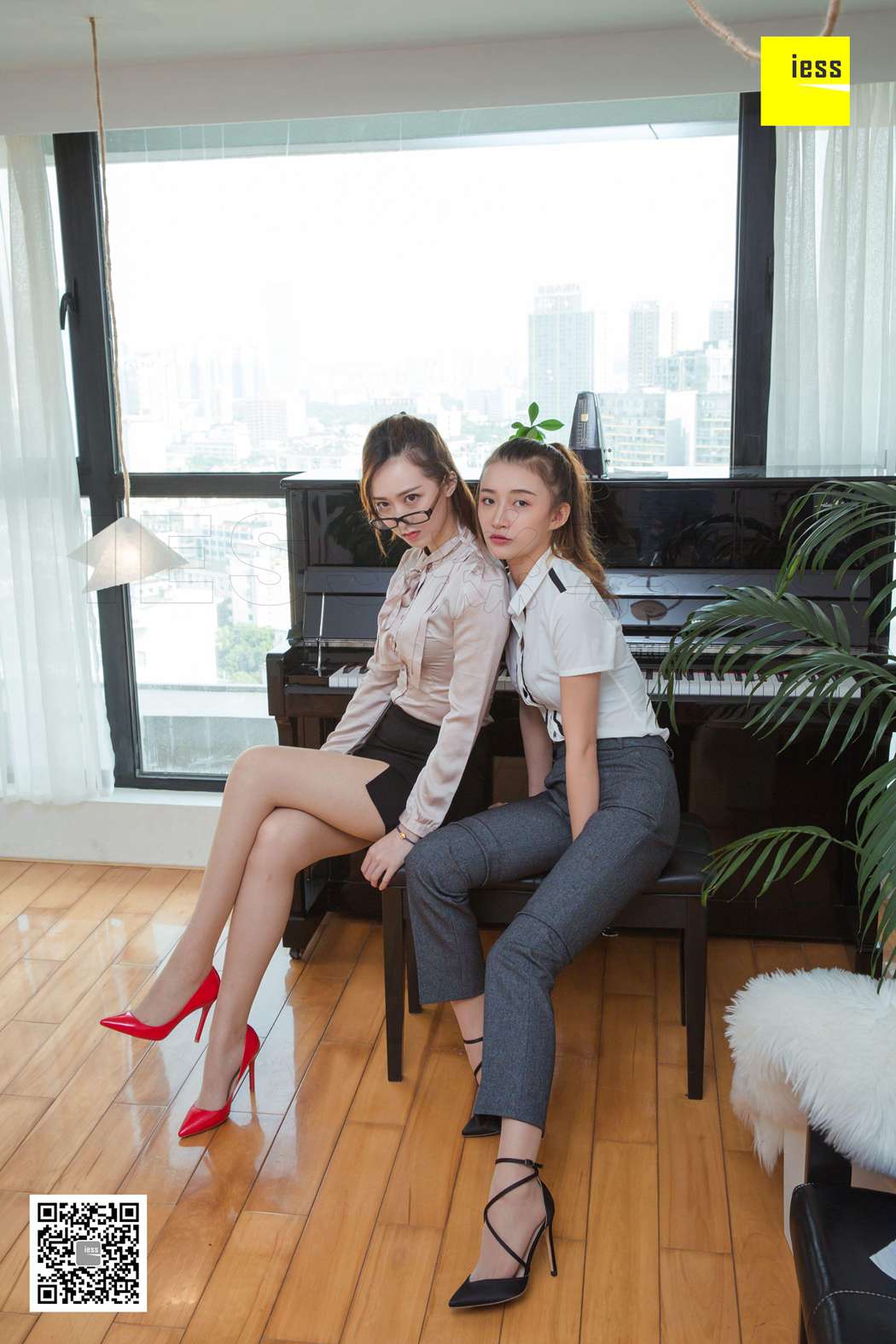 图片[49]-[IESS异思趣向] 2018.09.26《魔鬼周三》特刊36期：秋秋、紫紫 霸道总裁与女秘书Ⅱ 在线浏览 – 速更版-美库