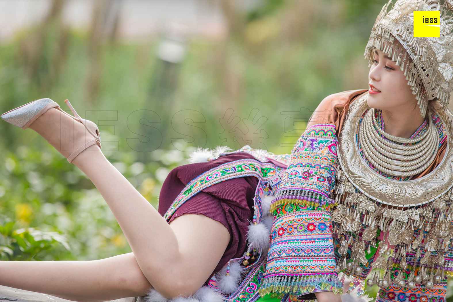 图片[29]-[IESS异思趣向] 2018.12.05《魔鬼周三》特刊45期：九妹 穿丝的苗族九妹 在线浏览 – 速更版-美库