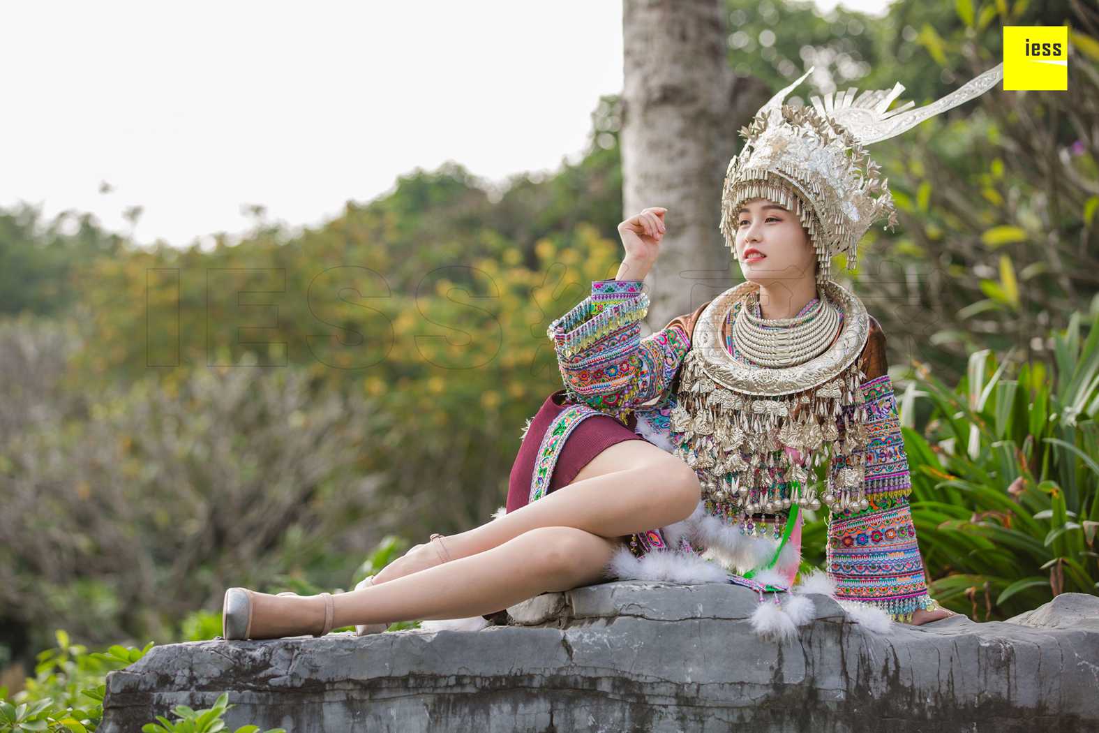 图片[60]-[IESS异思趣向] 2018.12.05《魔鬼周三》特刊45期：九妹 穿丝的苗族九妹 在线浏览 – 速更版-美库