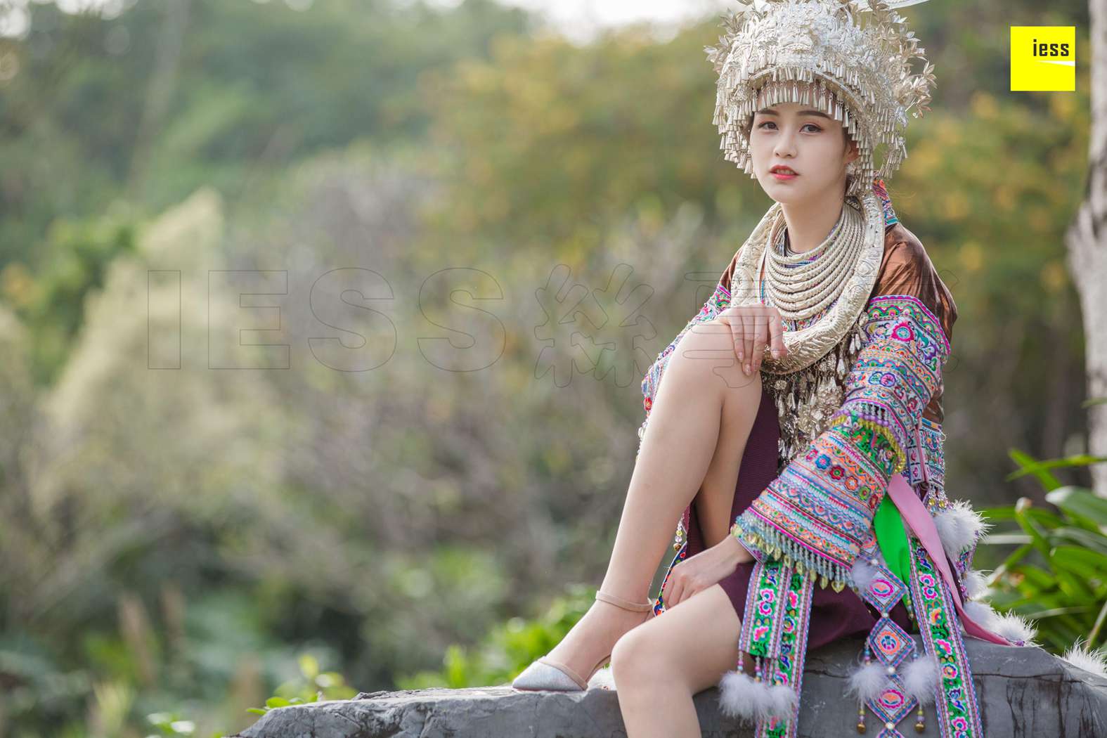 图片[40]-[IESS异思趣向] 2018.12.05《魔鬼周三》特刊45期：九妹 穿丝的苗族九妹 在线浏览 – 速更版-美库