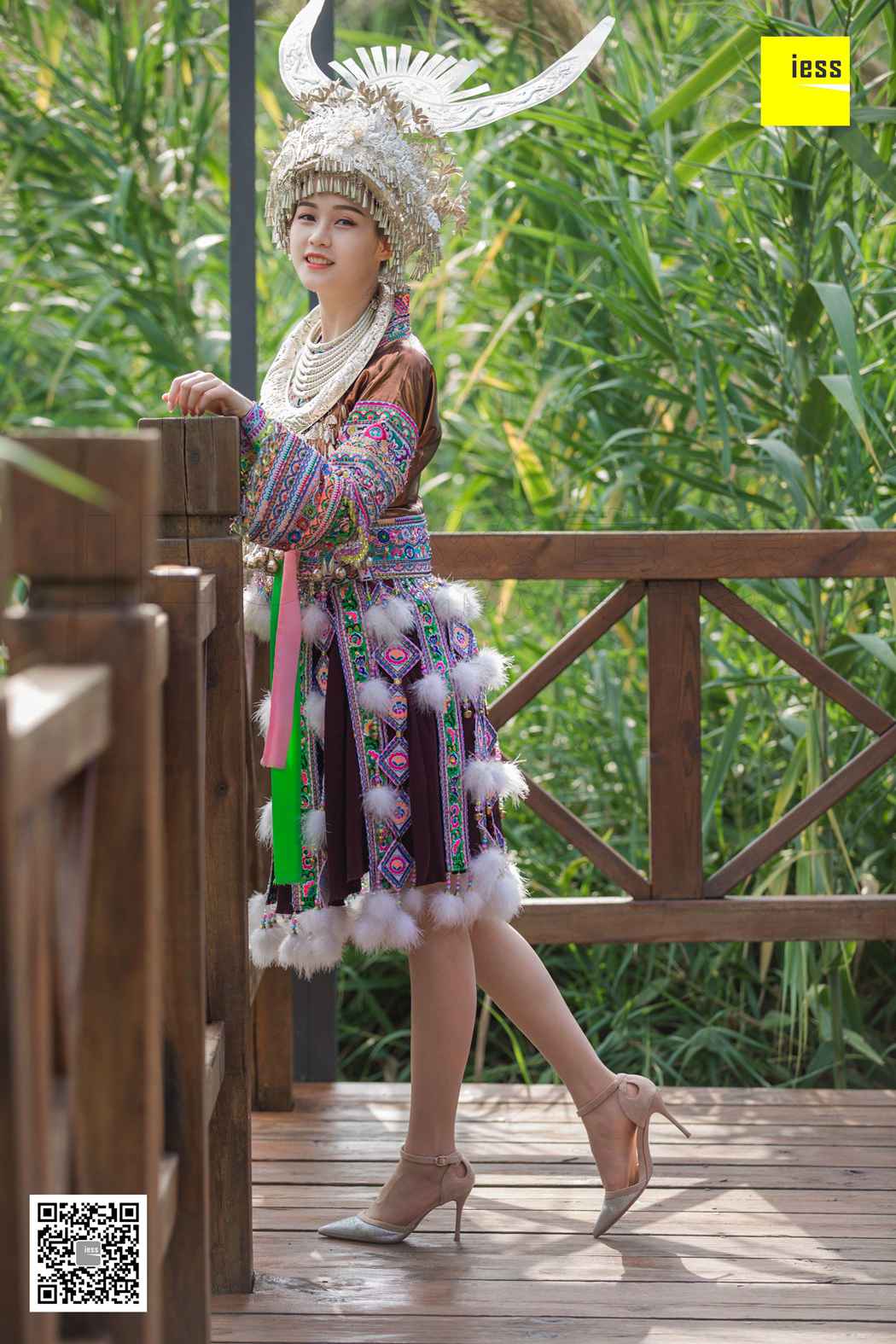 图片[71]-[IESS异思趣向] 2018.12.05《魔鬼周三》特刊45期：九妹 穿丝的苗族九妹 在线浏览 – 速更版-美库