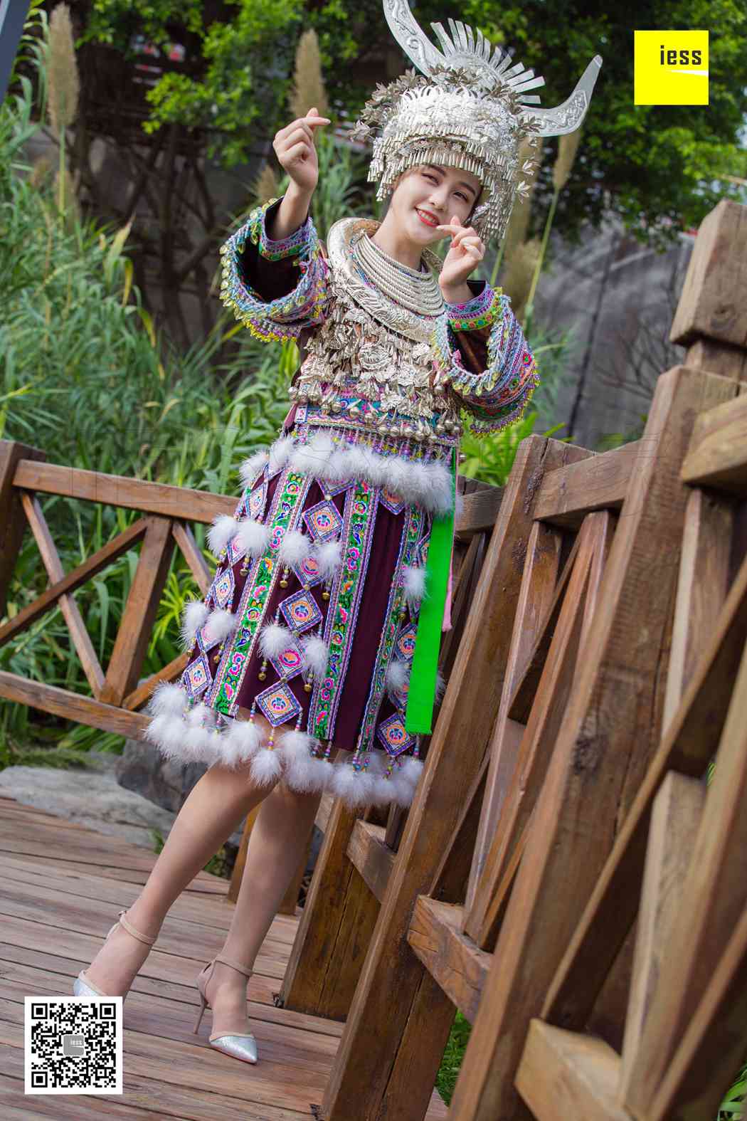 图片[17]-[IESS异思趣向] 2018.12.05《魔鬼周三》特刊45期：九妹 穿丝的苗族九妹 在线浏览 – 速更版-美库